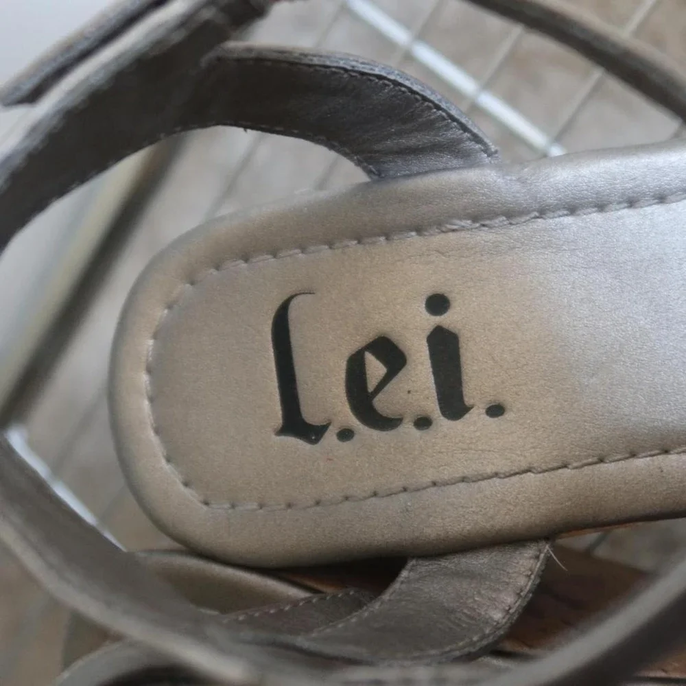 Vintage LEI Silver and Grey Wedge Sandals with Stone‎ Detailing - Picture 5 of 8